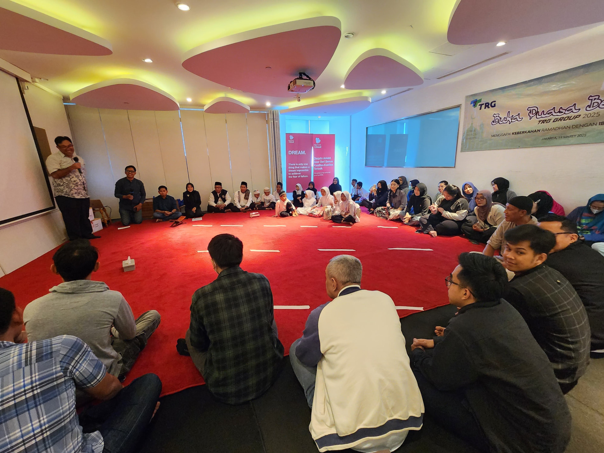 UCS Group Buka Puasa Bersama